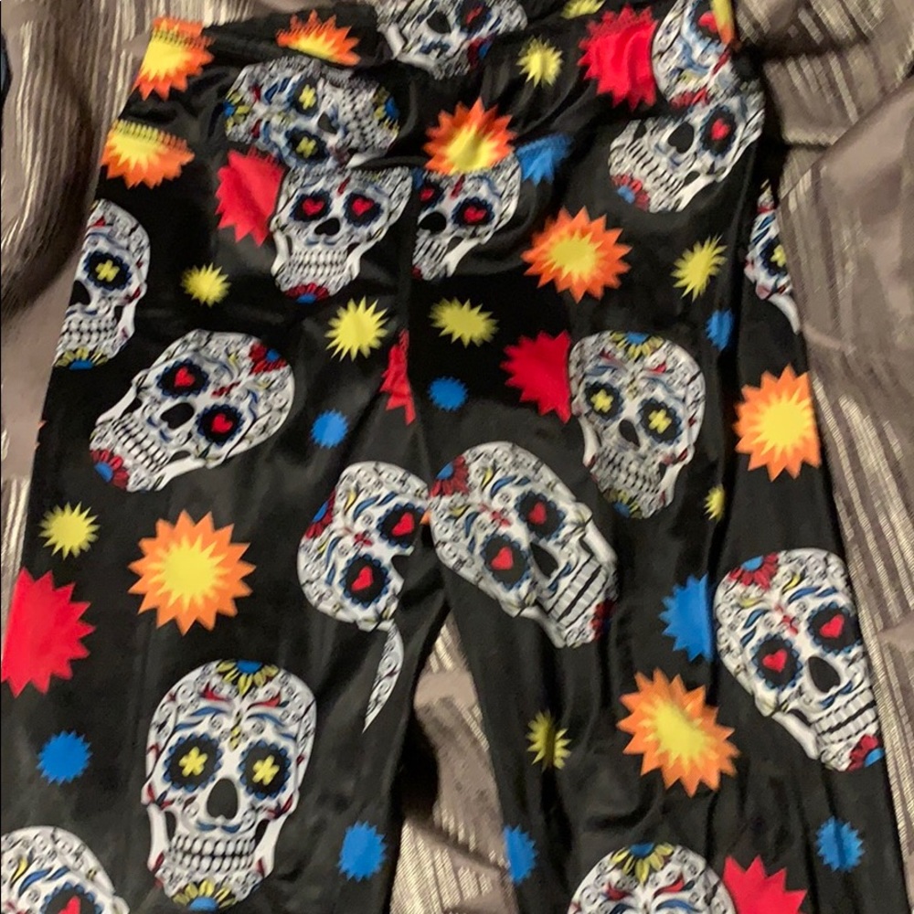 Exercise skull leggings , NEW MEDIUM